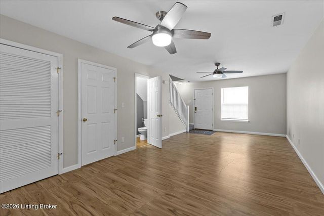 4516 Meadowlark Manor Ln, Louisville, KY 40245