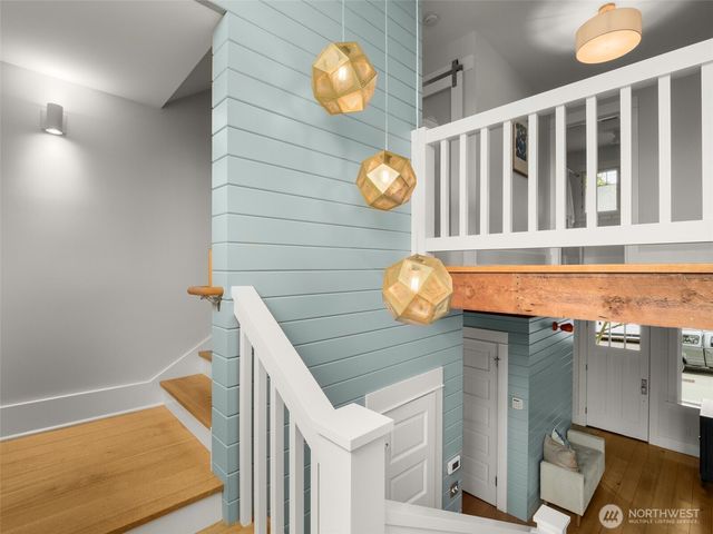 1909 4th Avenue N, Seattle, WA 98109