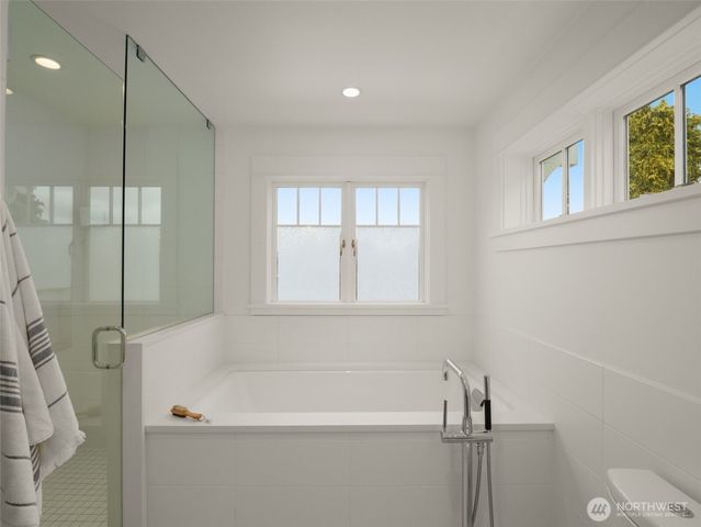 1909 4th Avenue N, Seattle, WA 98109