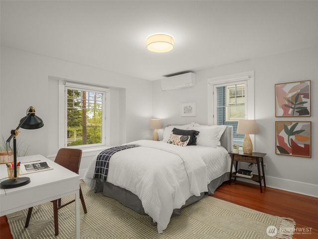 1909 4th Avenue N, Seattle, WA 98109