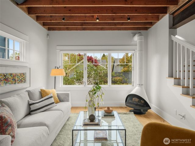 1909 4th Avenue N, Seattle, WA 98109