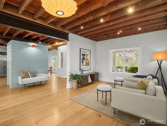 1909 4th Avenue N, Seattle, WA 98109