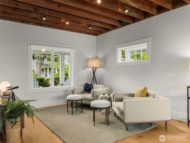 1909 4th Avenue N, Seattle, WA 98109