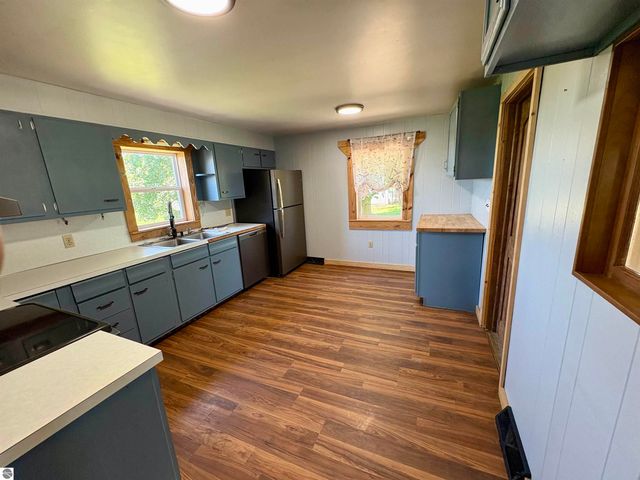 4275 N Vandecar Road, Weidman, MI 48893