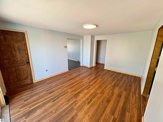 4275 N Vandecar Road, Weidman, MI 48893
