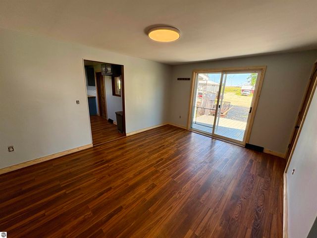 4275 N Vandecar Road, Weidman, MI 48893