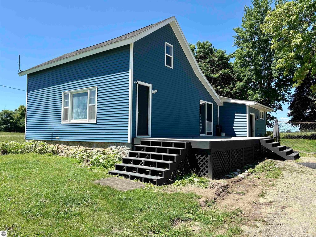Image 1 of property listing at 4275 N Vandecar Road, Weidman, MI 48893