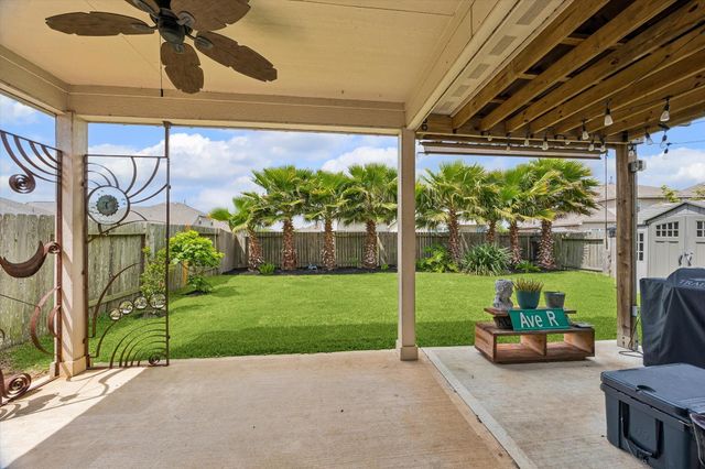 346 Marble Springs Lane, La Marque, TX 77568