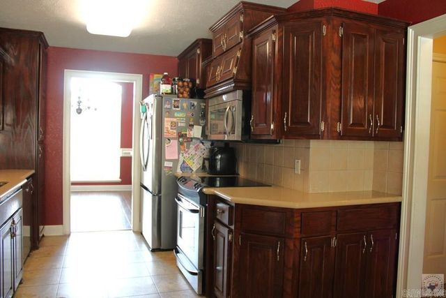 1017 Brown Dr., Wake Village, TX 75501