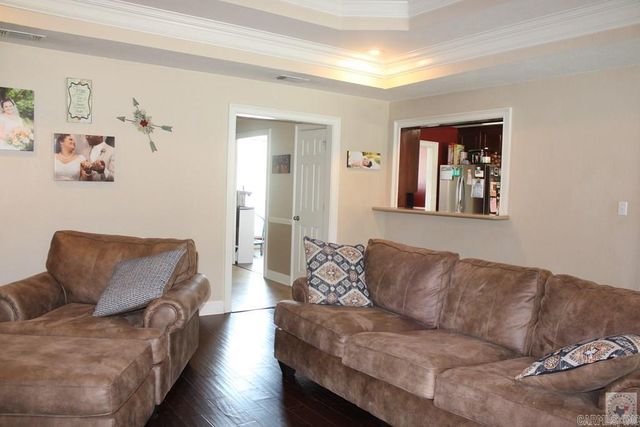 1017 Brown Dr., Wake Village, TX 75501