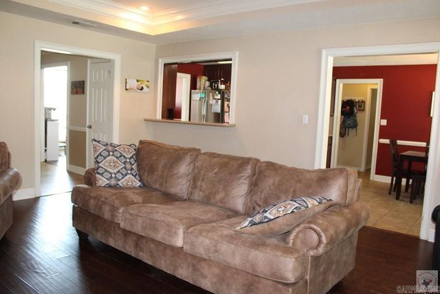 1017 Brown Dr., Wake Village, TX 75501