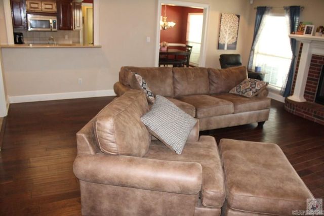 1017 Brown Dr., Wake Village, TX 75501