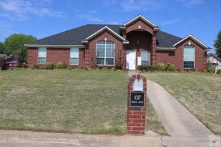 1017 Brown Dr., Wake Village, TX 75501