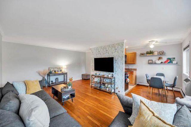 355 Route 111 42, Smithtown, NY 11787