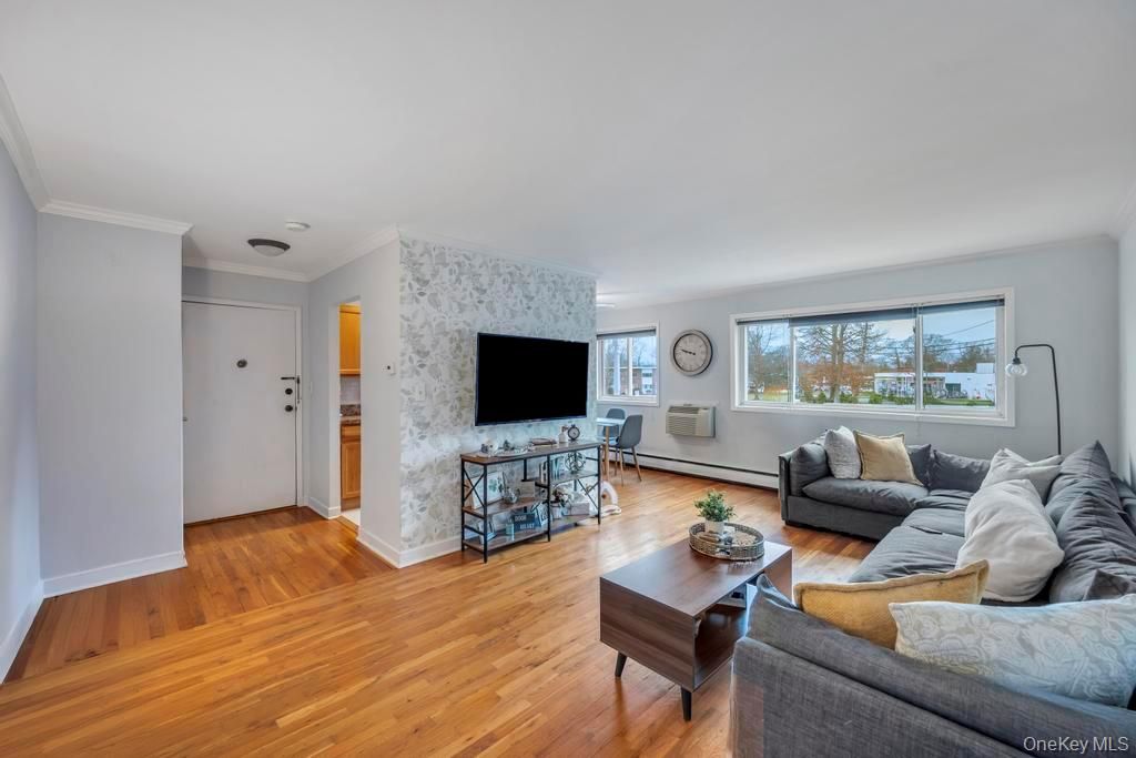 355 Route 111 42, Smithtown, NY 11787