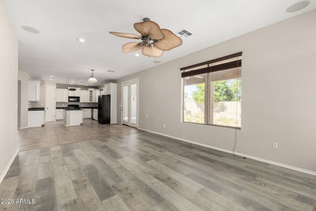 1036 E OAK Road, San Tan Valley, AZ 85140