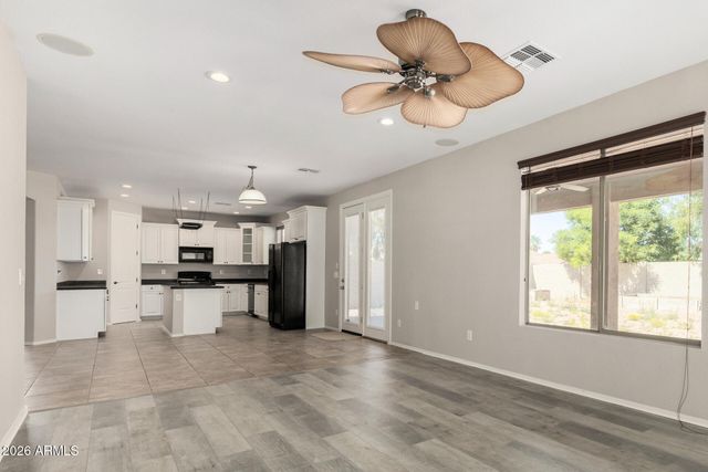 1036 E OAK Road, San Tan Valley, AZ 85140