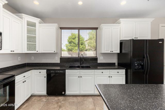 1036 E OAK Road, San Tan Valley, AZ 85140