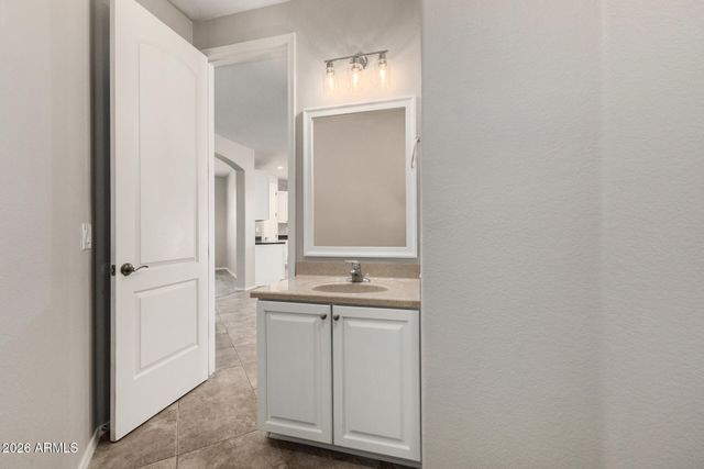 1036 E OAK Road, San Tan Valley, AZ 85140