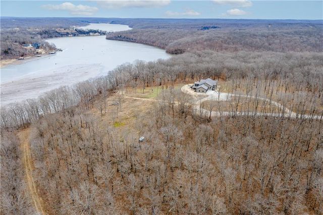 31550 Walsh Place, Edwards, MO 65326