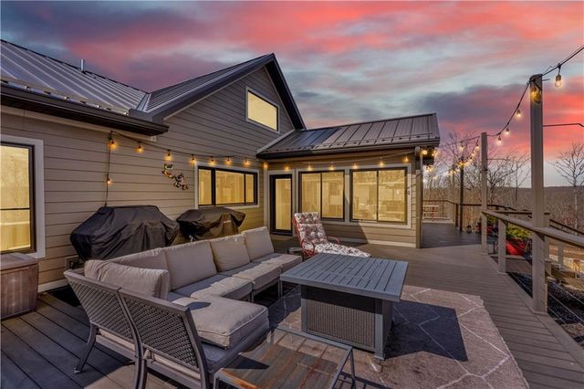 31550 Walsh Place, Edwards, MO 65326