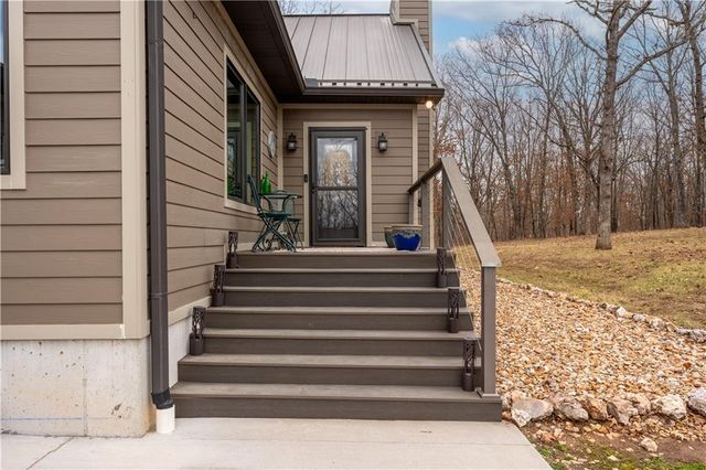 31550 Walsh Place, Edwards, MO 65326