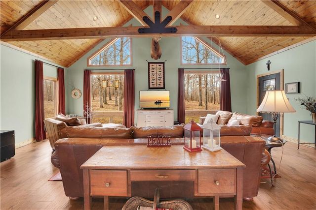 31550 Walsh Place, Edwards, MO 65326