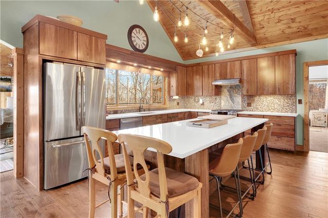 31550 Walsh Place, Edwards, MO 65326