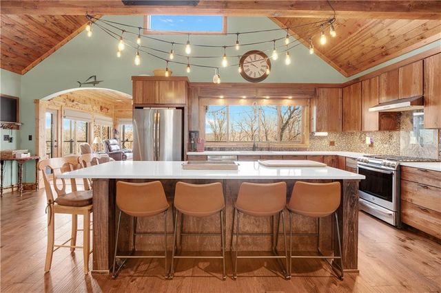 31550 Walsh Place, Edwards, MO 65326