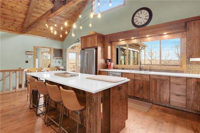 31550 Walsh Place, Edwards, MO 65326