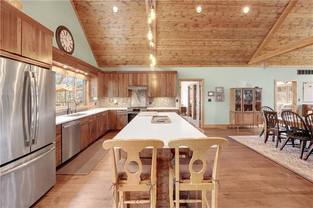 31550 Walsh Place, Edwards, MO 65326