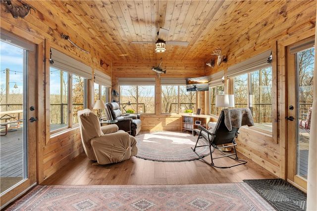 31550 Walsh Place, Edwards, MO 65326