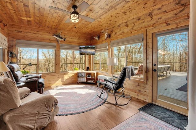 31550 Walsh Place, Edwards, MO 65326