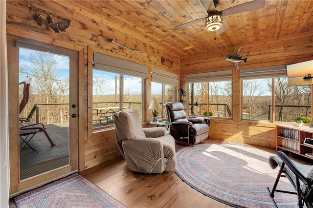 31550 Walsh Place, Edwards, MO 65326