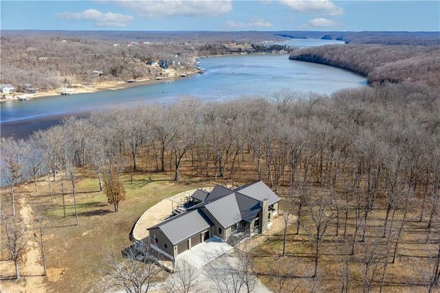 31550 Walsh Place, Edwards, MO 65326