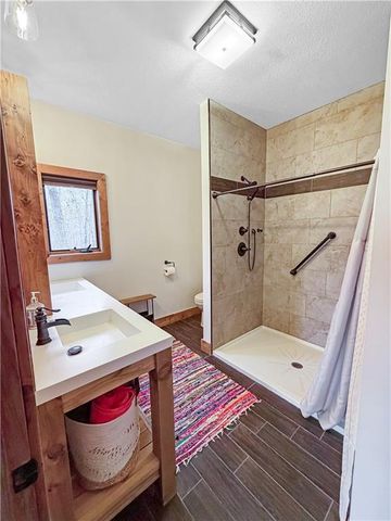 31550 Walsh Place, Edwards, MO 65326