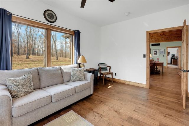 31550 Walsh Place, Edwards, MO 65326