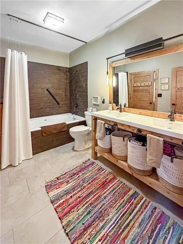 31550 Walsh Place, Edwards, MO 65326