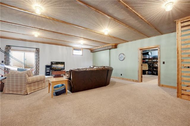 31550 Walsh Place, Edwards, MO 65326