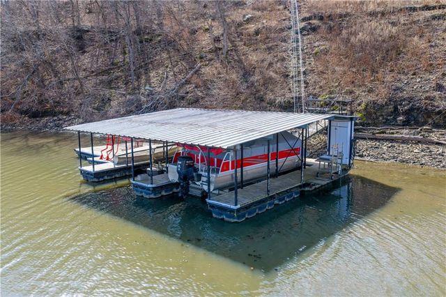 31550 Walsh Place, Edwards, MO 65326