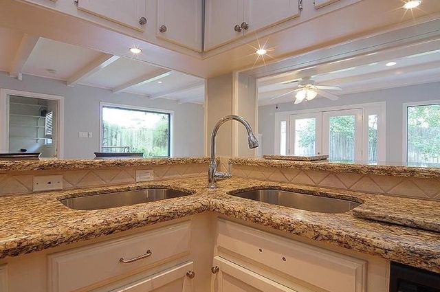 8615 Ferris Drive, Houston, TX 77096