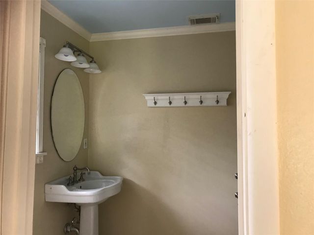 8615 Ferris Drive, Houston, TX 77096