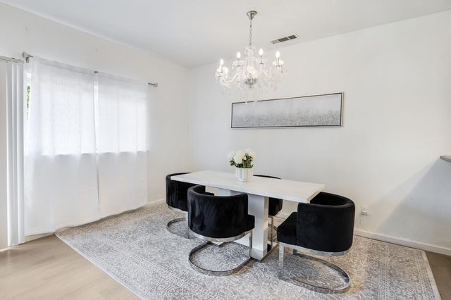 5045 N Laguna Dr, Sacramento, CA 95823