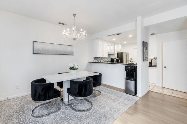 5045 N Laguna Dr, Sacramento, CA 95823