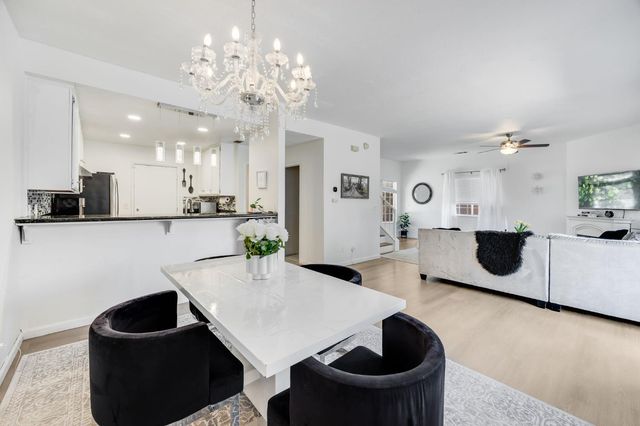 5045 N Laguna Dr, Sacramento, CA 95823