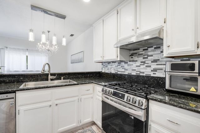 5045 N Laguna Dr, Sacramento, CA 95823