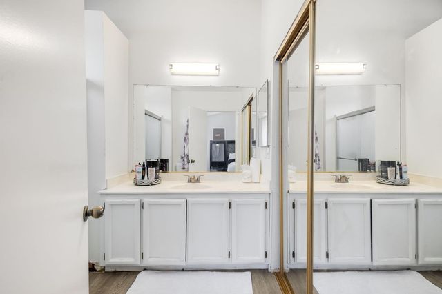 5045 N Laguna Dr, Sacramento, CA 95823