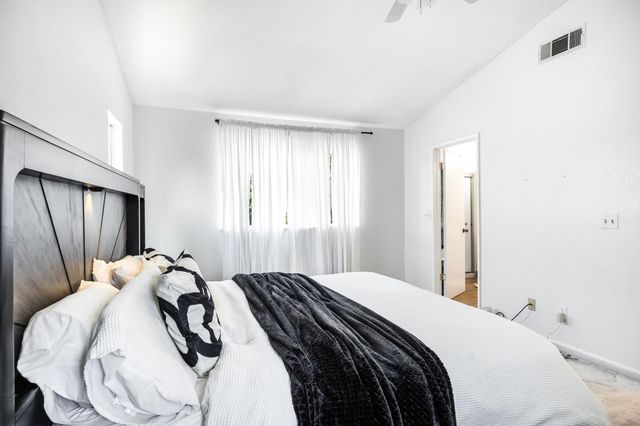 5045 N Laguna Dr, Sacramento, CA 95823