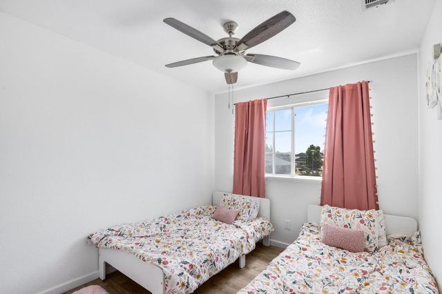 5045 N Laguna Dr, Sacramento, CA 95823