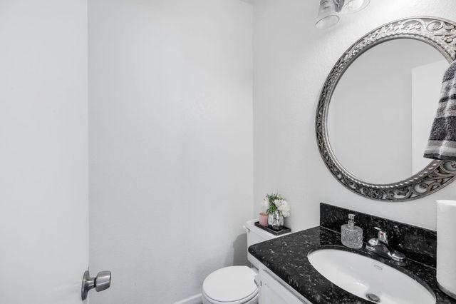 5045 N Laguna Dr, Sacramento, CA 95823